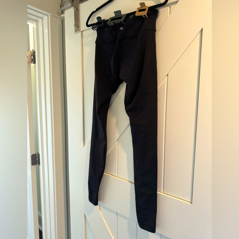 Size 6 Lulu Lemon wunder under leggings GUC minor pilling but tons of life left